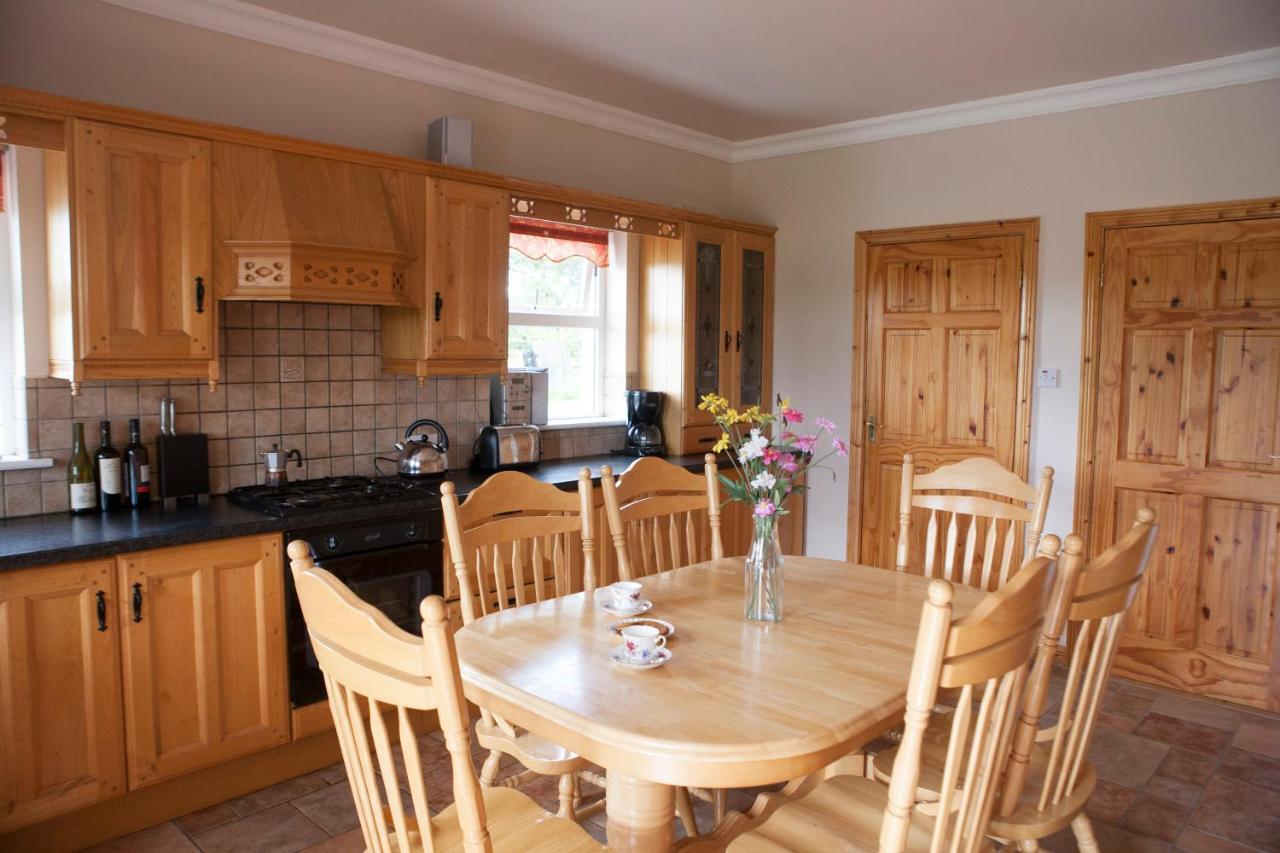 Inviting 4-Bed House In Strokestown Villa ภายนอก รูปภาพ